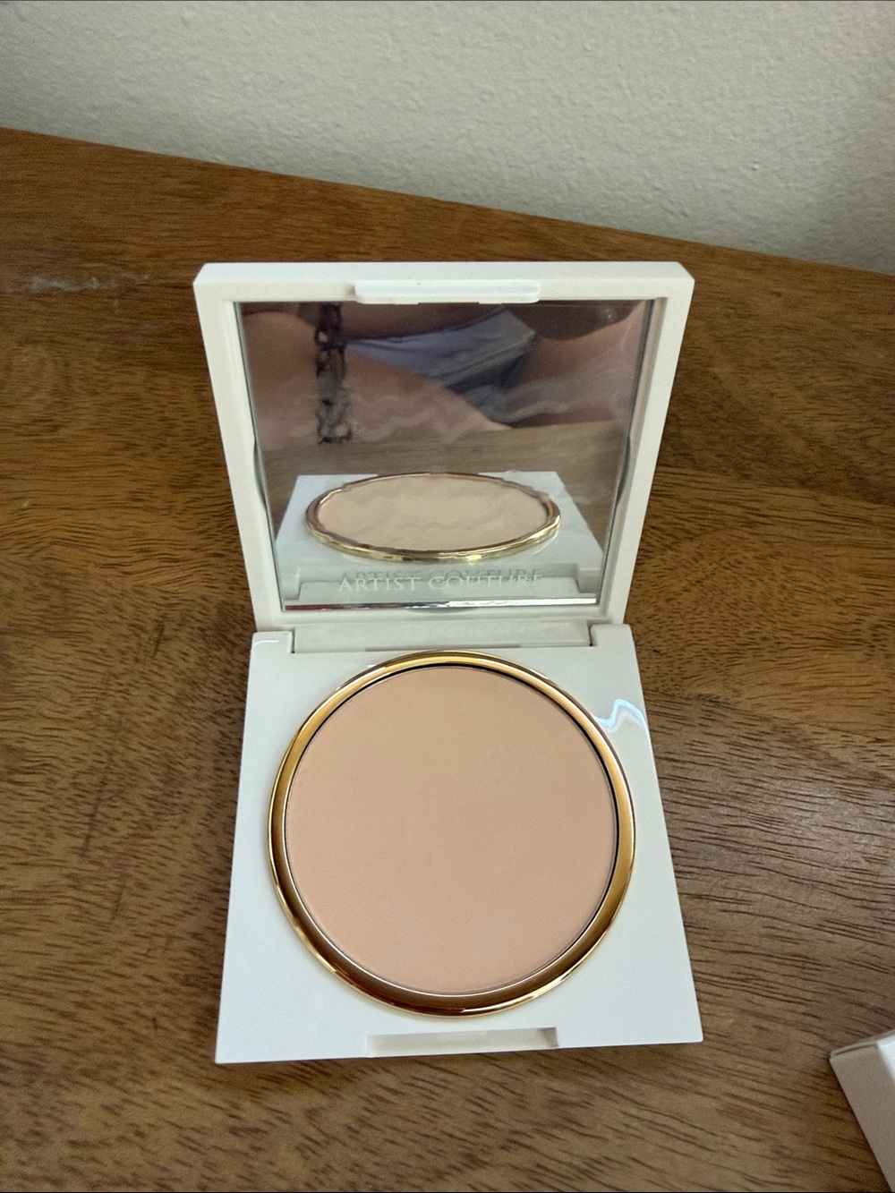 Artist Couture Powder Compact - Picture 2 of 2